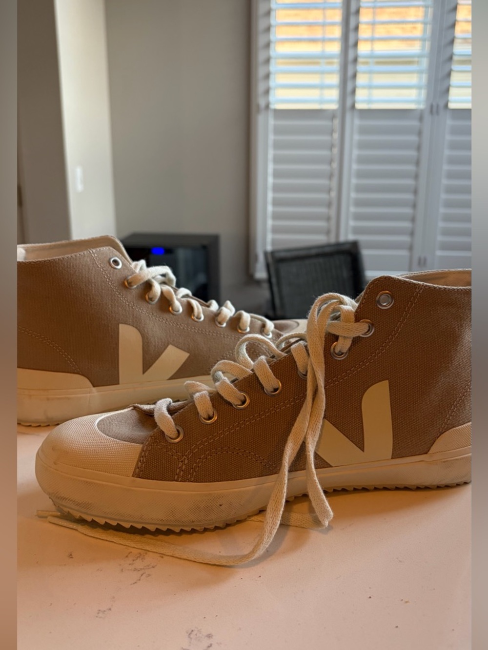Veja High-Top‎ Sneakers